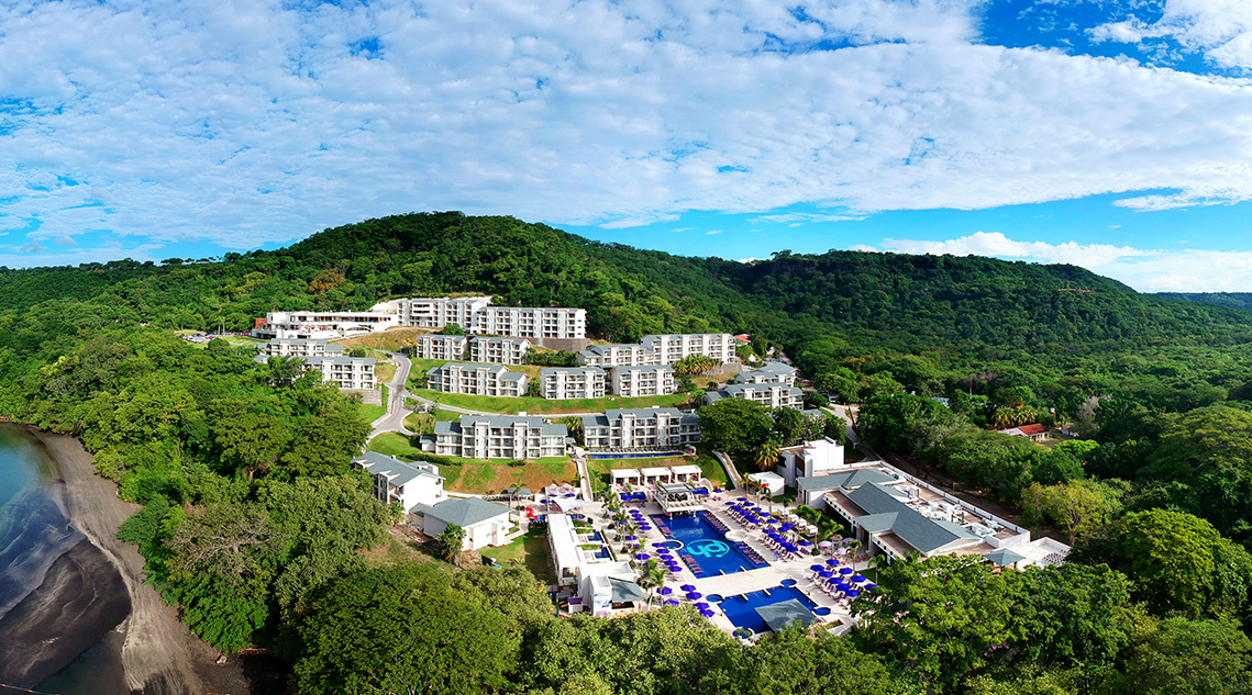Planet Hollywood Costa Rica family-friendly all-inclusive resort with Hollywood glamour, beachfront pools, and entertainment for all ages.